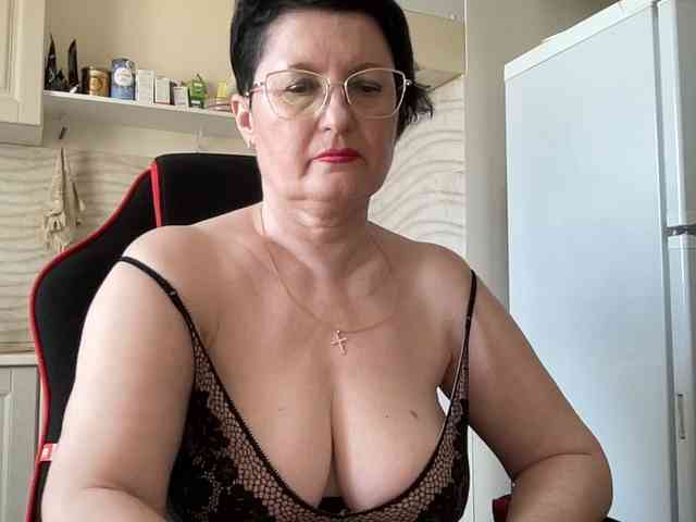 HotMilfPussy webcam