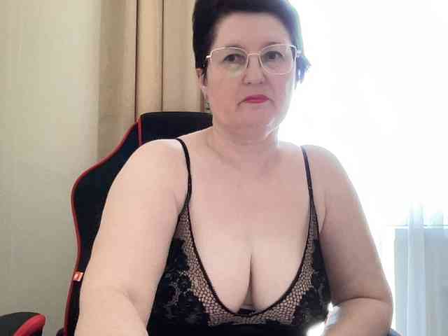 HotMilfPussy webcam