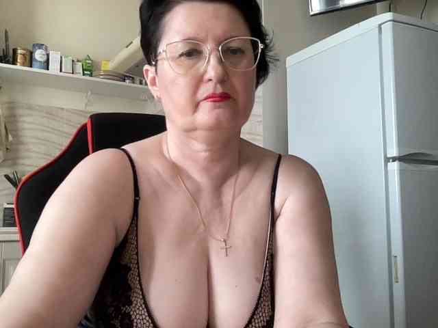 HotMilfPussy webcam