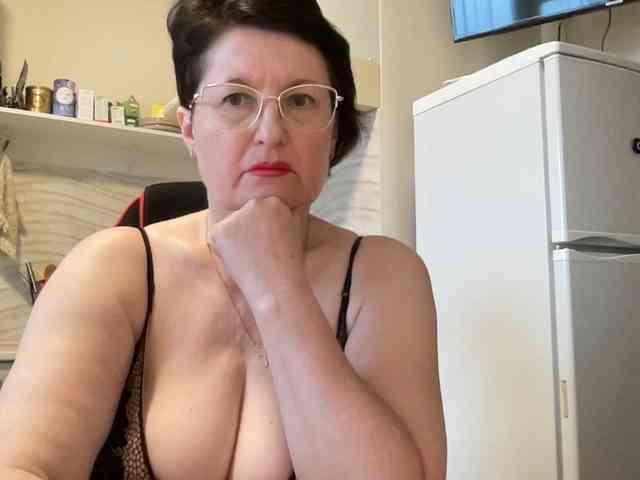 HotMilfPussy webcam