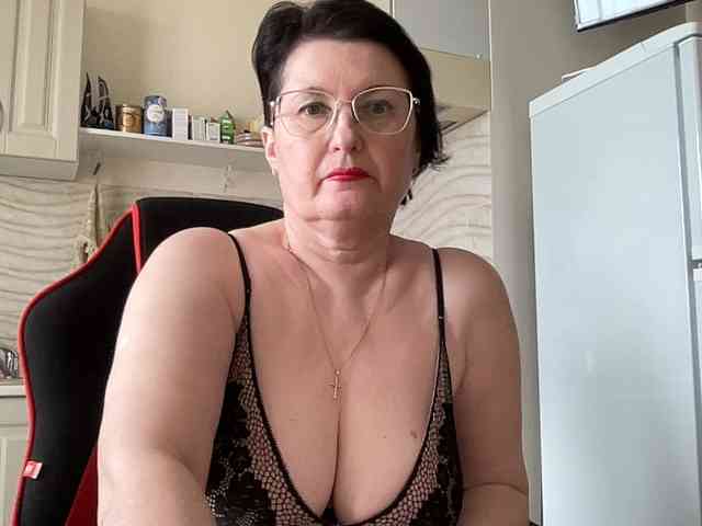 HotMilfPussy webcam