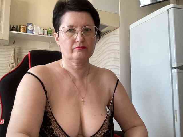 HotMilfPussy webcam
