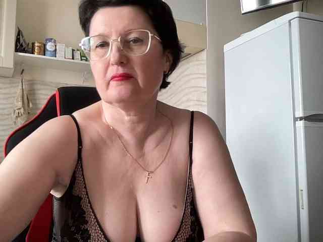 HotMilfPussy webcam