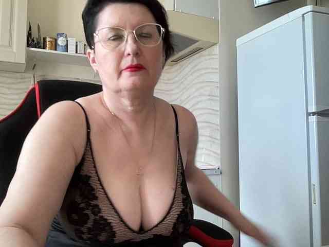 HotMilfPussy webcam
