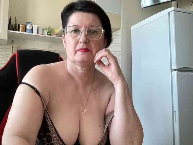 HotMilfPussy webcam