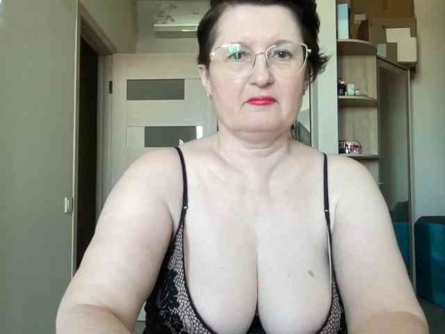 HotMilfPussy webcam