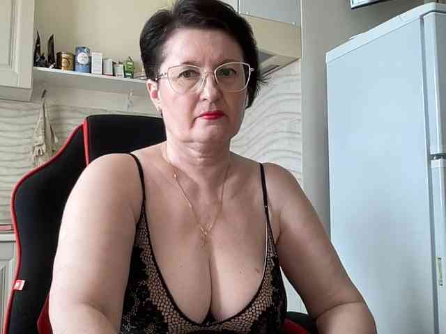 HotMilfPussy webcam