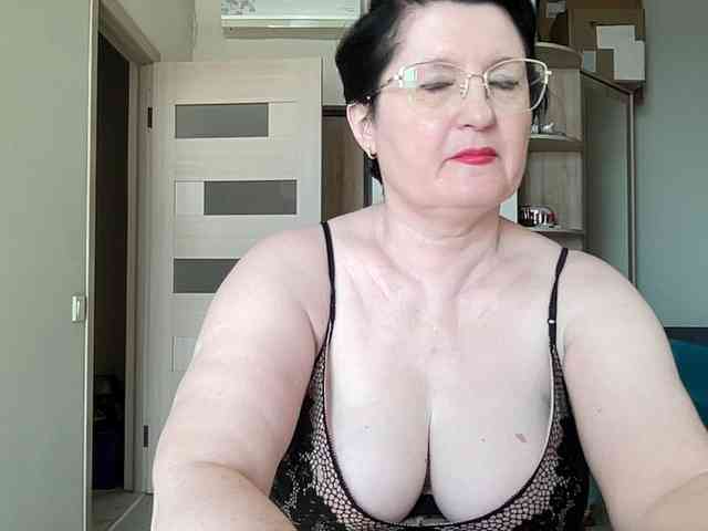 HotMilfPussy webcam