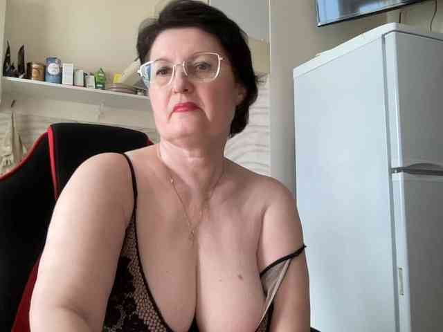 HotMilfPussy webcam