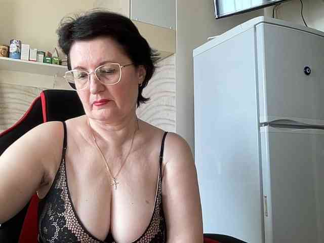 HotMilfPussy webcam