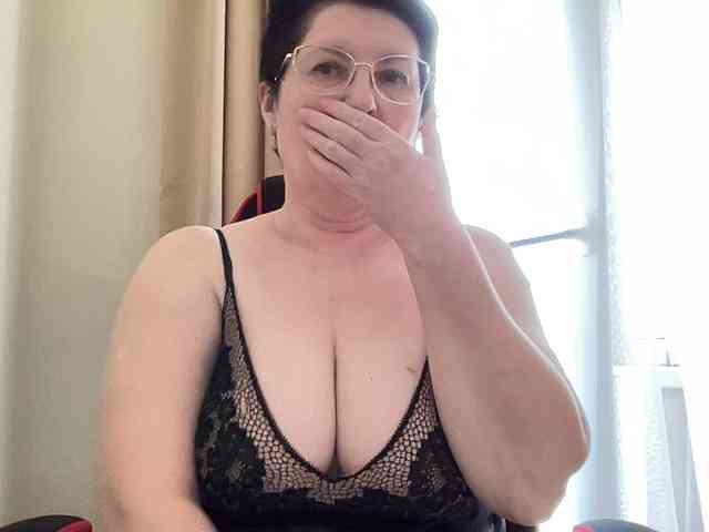 HotMilfPussy webcam