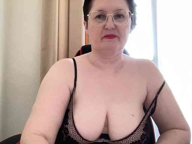 HotMilfPussy webcam