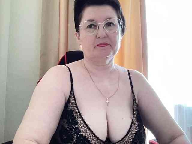 HotMilfPussy webcam