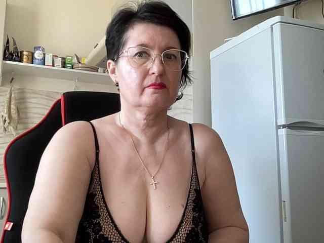 HotMilfPussy webcam