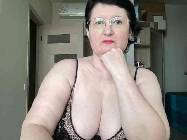 HotMilfPussy webcam