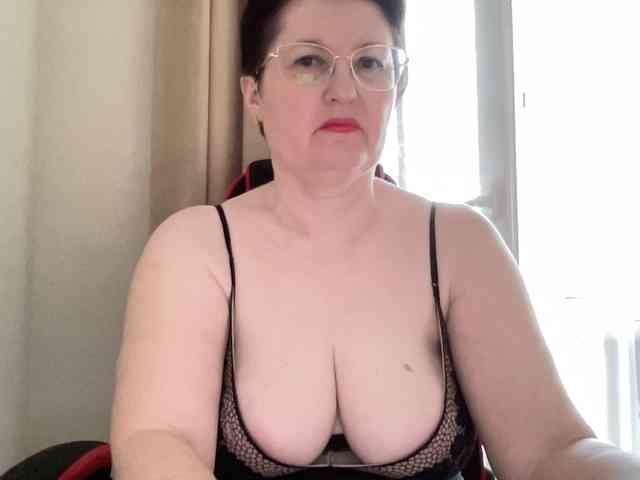HotMilfPussy webcam