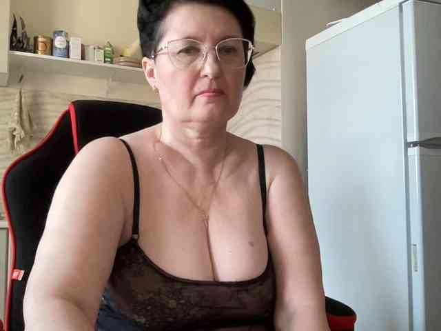 HotMilfPussy webcam