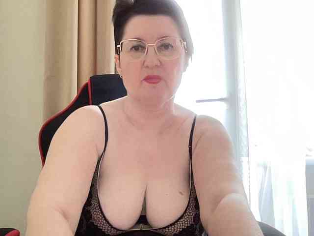 HotMilfPussy webcam