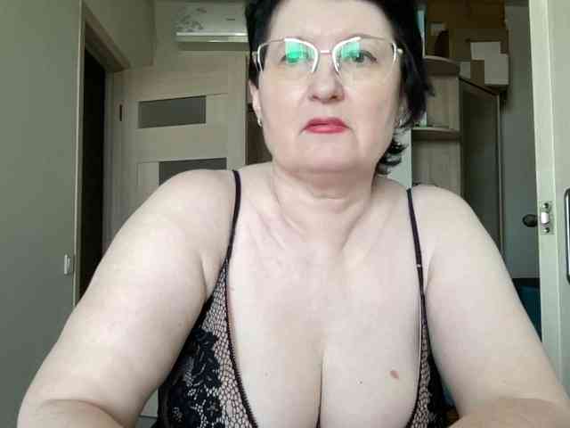HotMilfPussy webcam