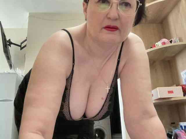 HotMilfPussy webcam
