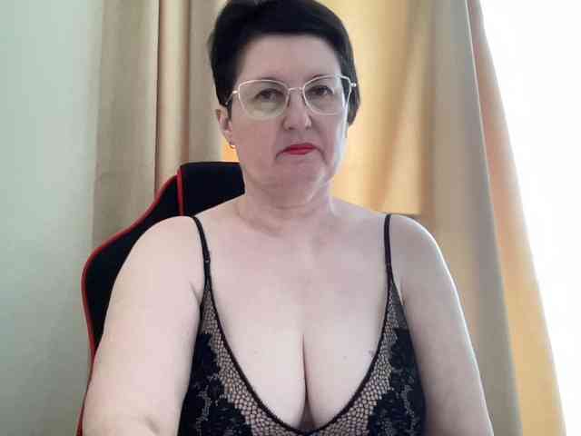 HotMilfPussy webcam