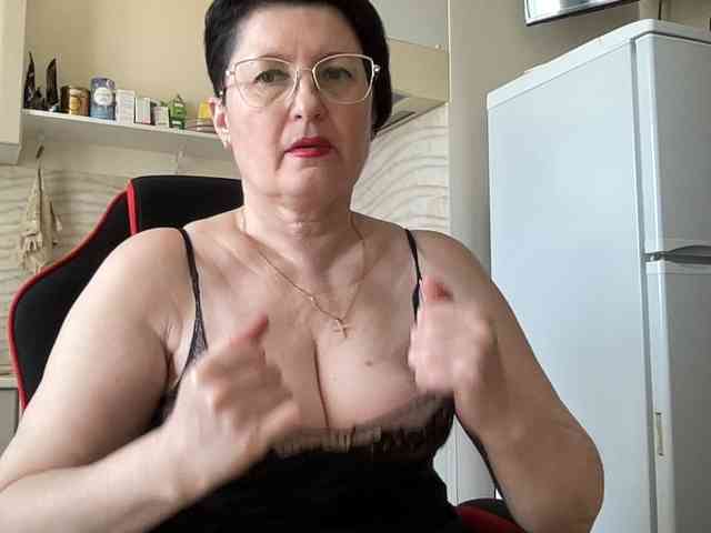HotMilfPussy webcam