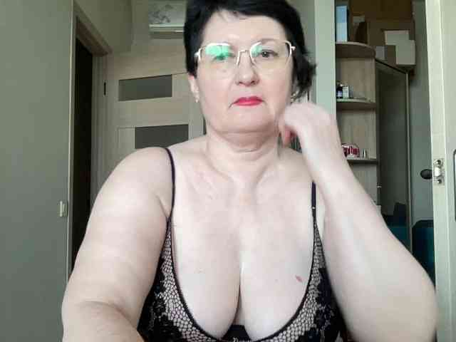 HotMilfPussy webcam