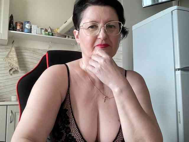HotMilfPussy webcam