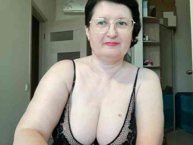 HotMilfPussy webcam