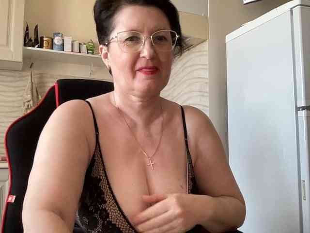 HotMilfPussy webcam
