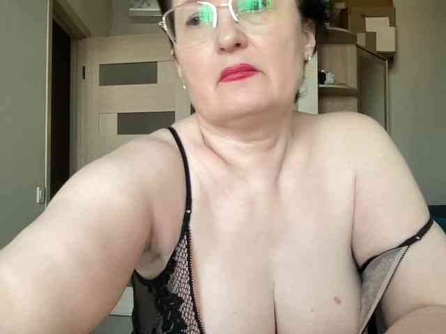 HotMilfPussy webcam