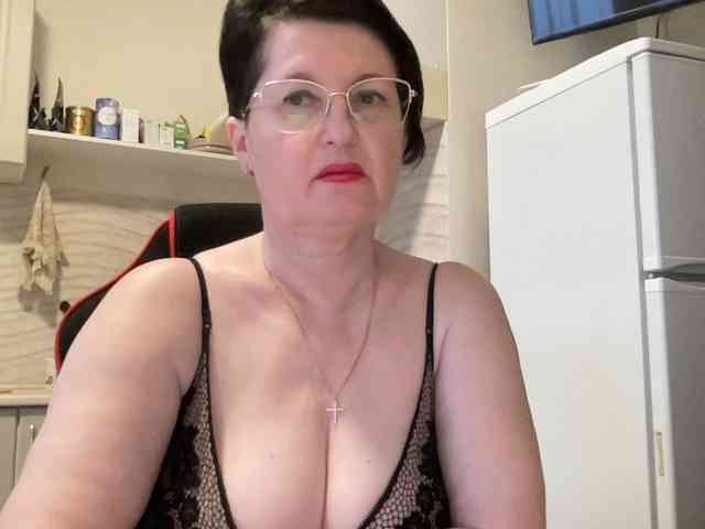 HotMilfPussy webcam