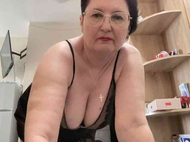 HotMilfPussy webcam