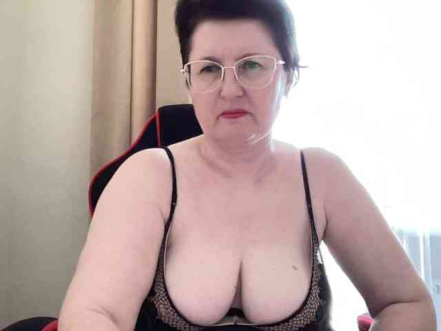 HotMilfPussy webcam