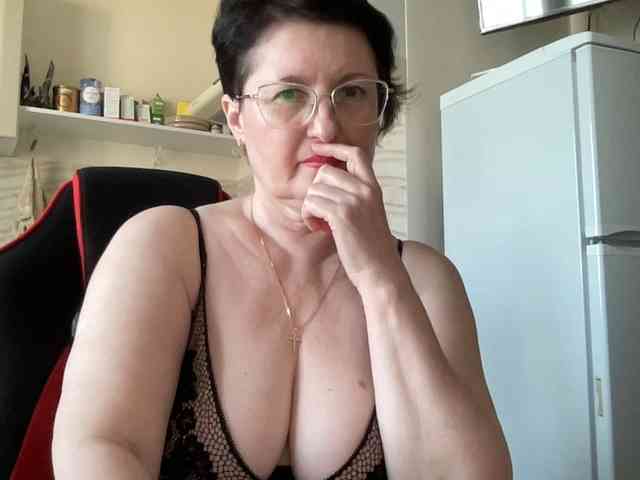 HotMilfPussy webcam