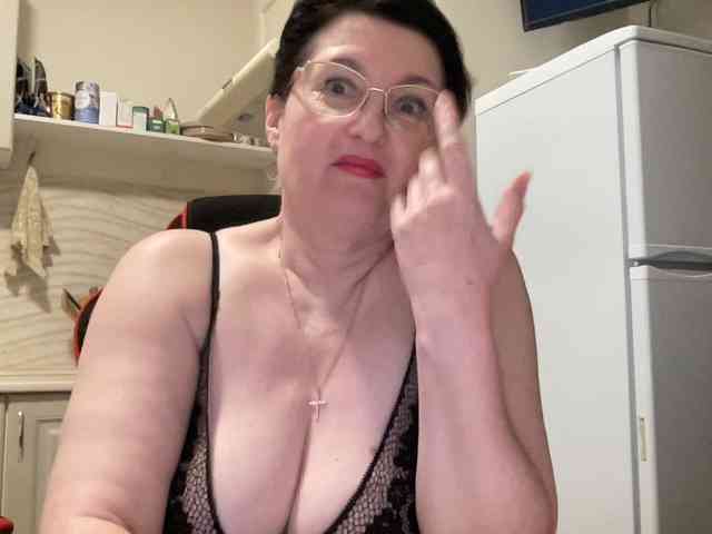 HotMilfPussy webcam