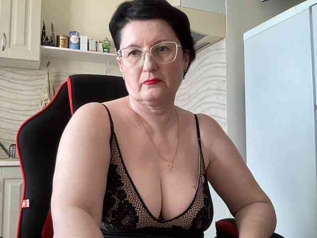 HotMilfPussy webcam