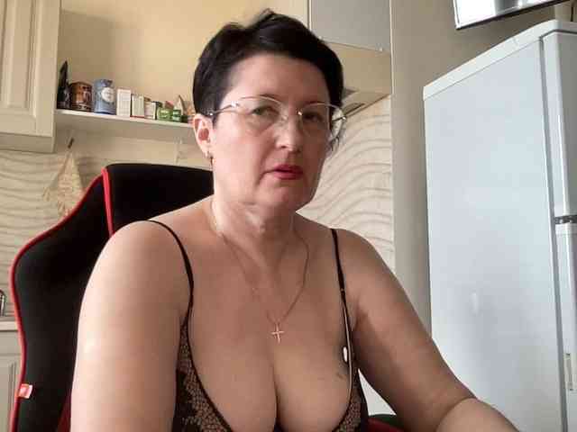 HotMilfPussy webcam