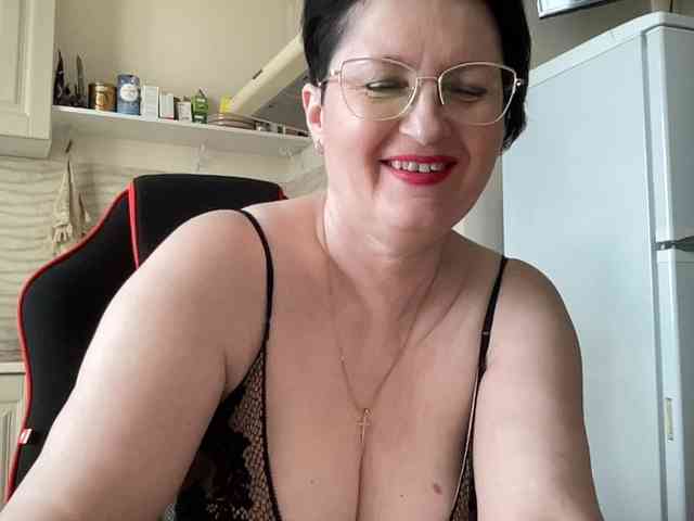 HotMilfPussy webcam