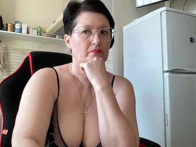 HotMilfPussy webcam