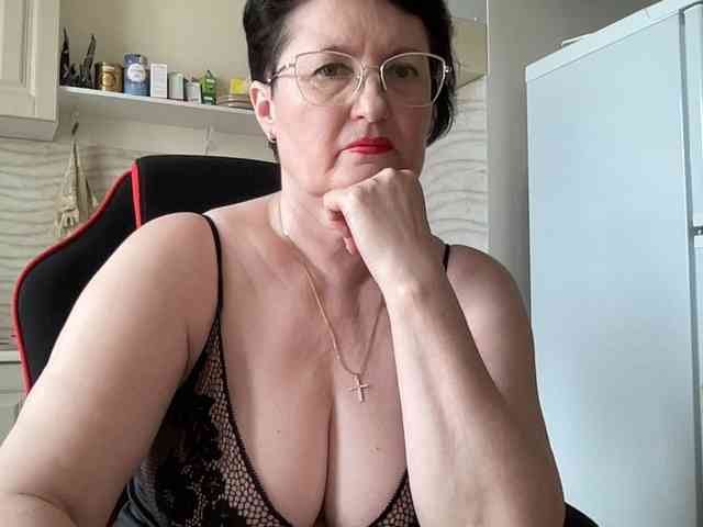 HotMilfPussy webcam