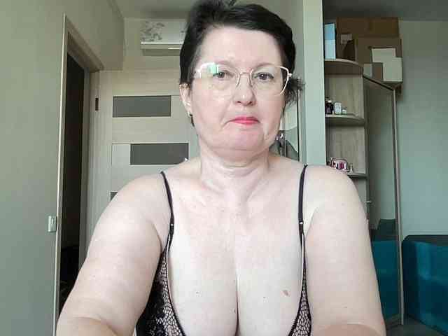 HotMilfPussy webcam