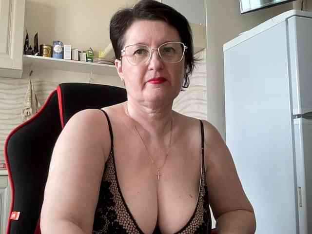 HotMilfPussy webcam