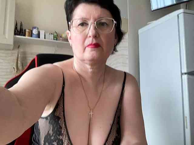 HotMilfPussy webcam
