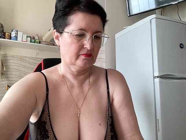 HotMilfPussy webcam