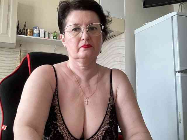 HotMilfPussy webcam