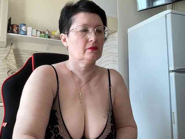 HotMilfPussy webcam