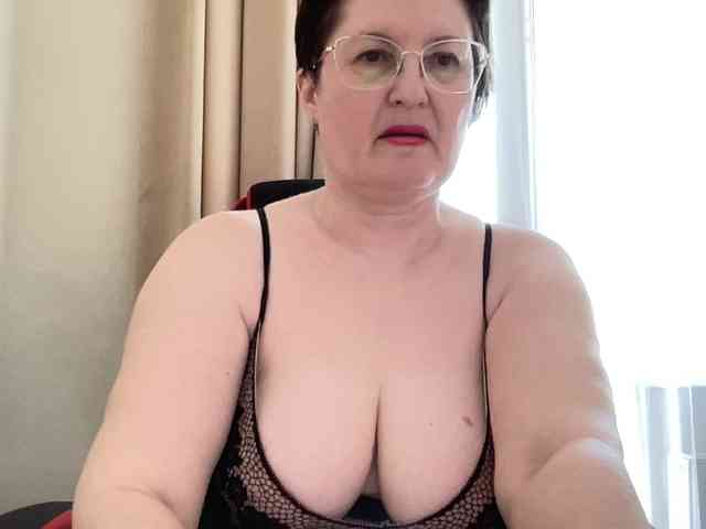 Модель: HotMilfPussy