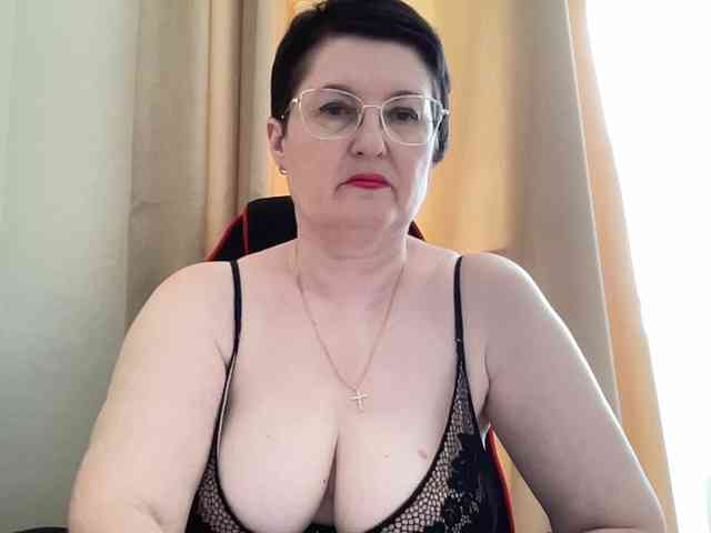 HotMilfPussy webcam