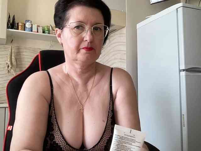 HotMilfPussy webcam